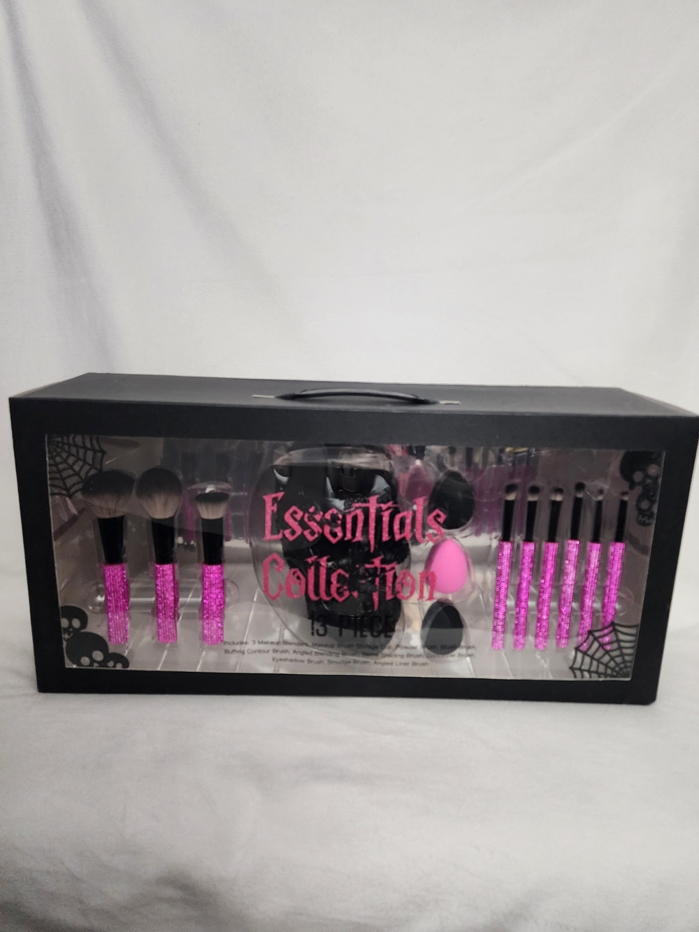 HALLOWEEN ESSENTIALS COLLECTION 13-Piece Makeup Brush & Sponge Set - Hot Pink